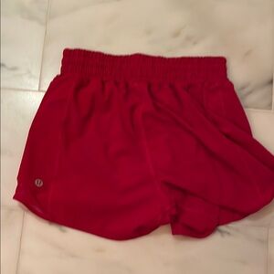 lululemon athletica Women's Red Hotty Hot Shorts Size 4 length 4 inches